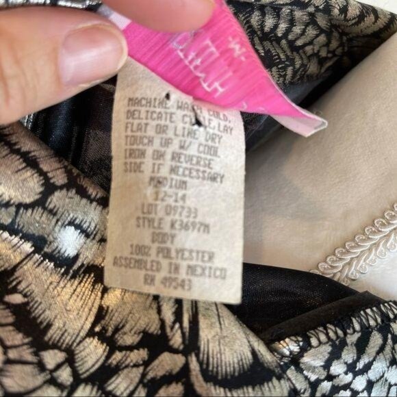 Fourteenth Place Vintage Womens Top Size Medium Black Silver Tiger Print - Picture 9 of 12